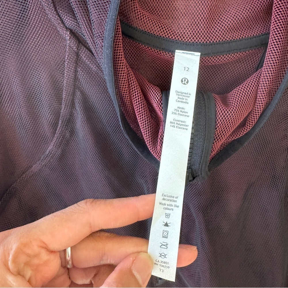 Lululemon Black Red Women's Reversible 1/2 Zip Up Mesh-on-mesh Jacket Size 12 - Picture 9 of 10